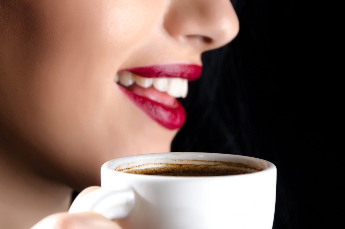 5 Foods That Stain Your Teeth The Most - FoodsStain